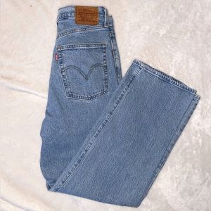 Levi’s Premium Ribcage Straight Ankle Jeans